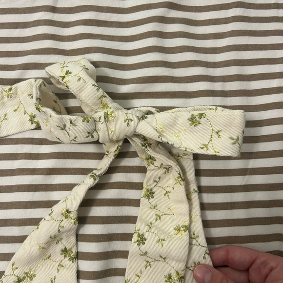 Lulu's Cream Halter Vest - Picture 4 of 4